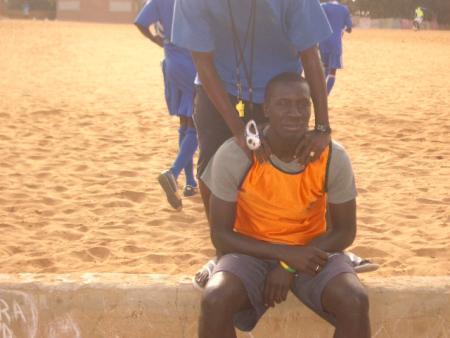 Le charg&eacute; de la formation des jeunes Monsieur Elhadji Aliou CISSE et le jeune attaquant qui nous reviens de la FINLANDE Momar THIAM