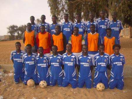 Le Centre PROMOFOOT a &eacute;t&eacute; cr&eacute;&eacute; il y'a deux ans et des jeunes y subisent une formation en football. Il regroupe un effectif de 23 joueurs qui s'entrainent tous les jours de 8h &agrave; 10h. l